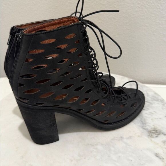 Jeffrey Campbell Shoes Womens Size 6.5 Boots Ibiza Black Laser Cut Leather - Picture 2 of 10